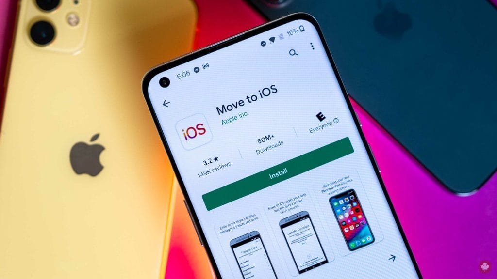 Інтерфейс офіційного додатка Move to iOS на екранах смартфонів Android та iPhone під час перенесення контактів