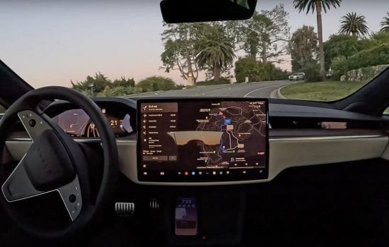 Тесла без водія