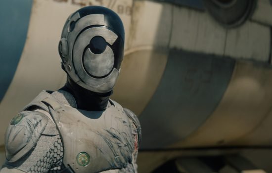 Кадр з серіалу "Вбивцебот"