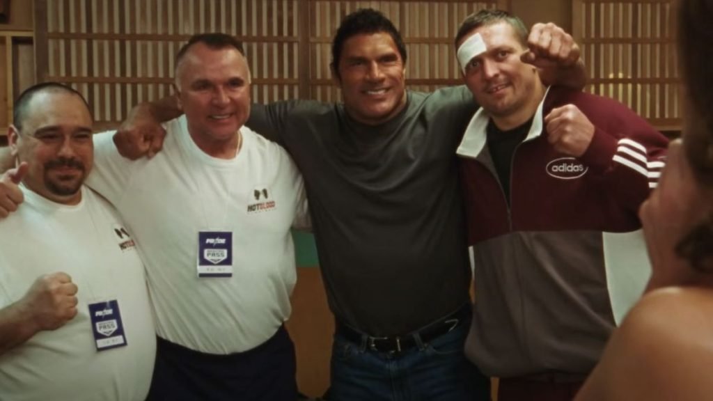 Двейн Джонс і Олександр Усик і фільми "Розгромна машина"