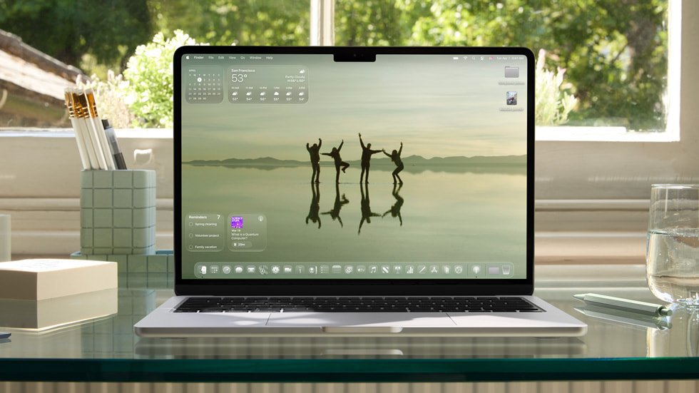 macOS 26 Tahoe Liquid Glass