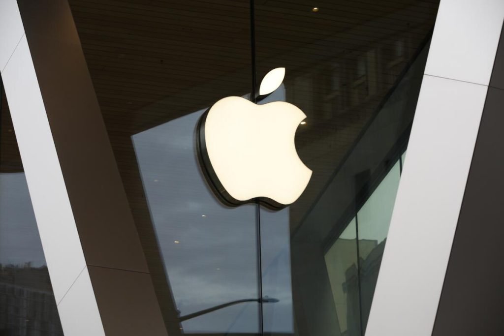 Apple 