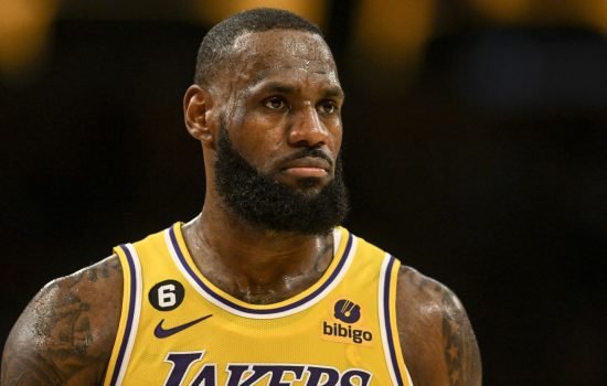 Лебро Джеймс