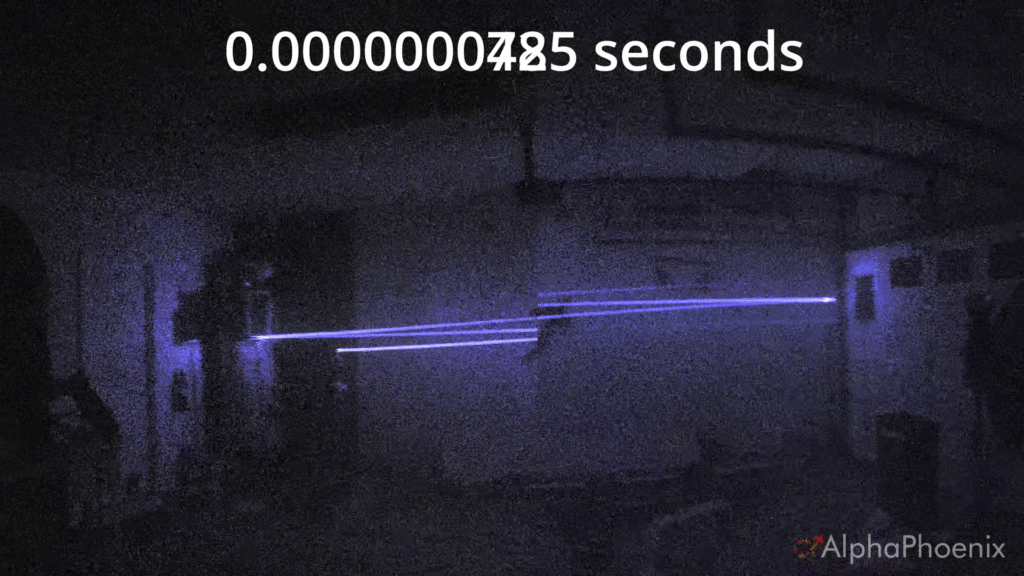 YouTuber зібрав камеру, яка знімає світло зі швидкістю 2 мільярди кадрів на секунду