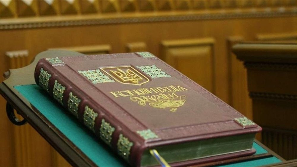 Цифрова конституція: чому правила гри для ШІ все ще не написані